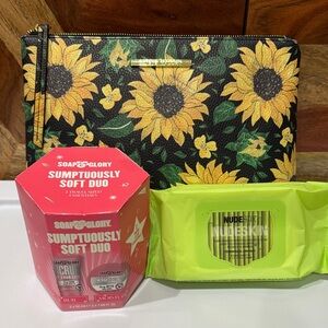 Soap & Glory Sumptuously Soft Duo in Pink